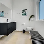 Nyaraló Stunning In With Sauna